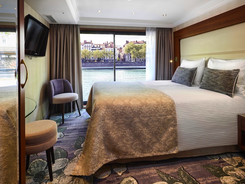 Superior Stern Suite